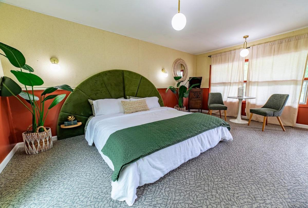 The Springs Motel New Ashford المظهر الخارجي الصورة