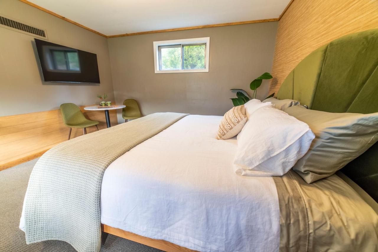 The Springs Motel New Ashford المظهر الخارجي الصورة