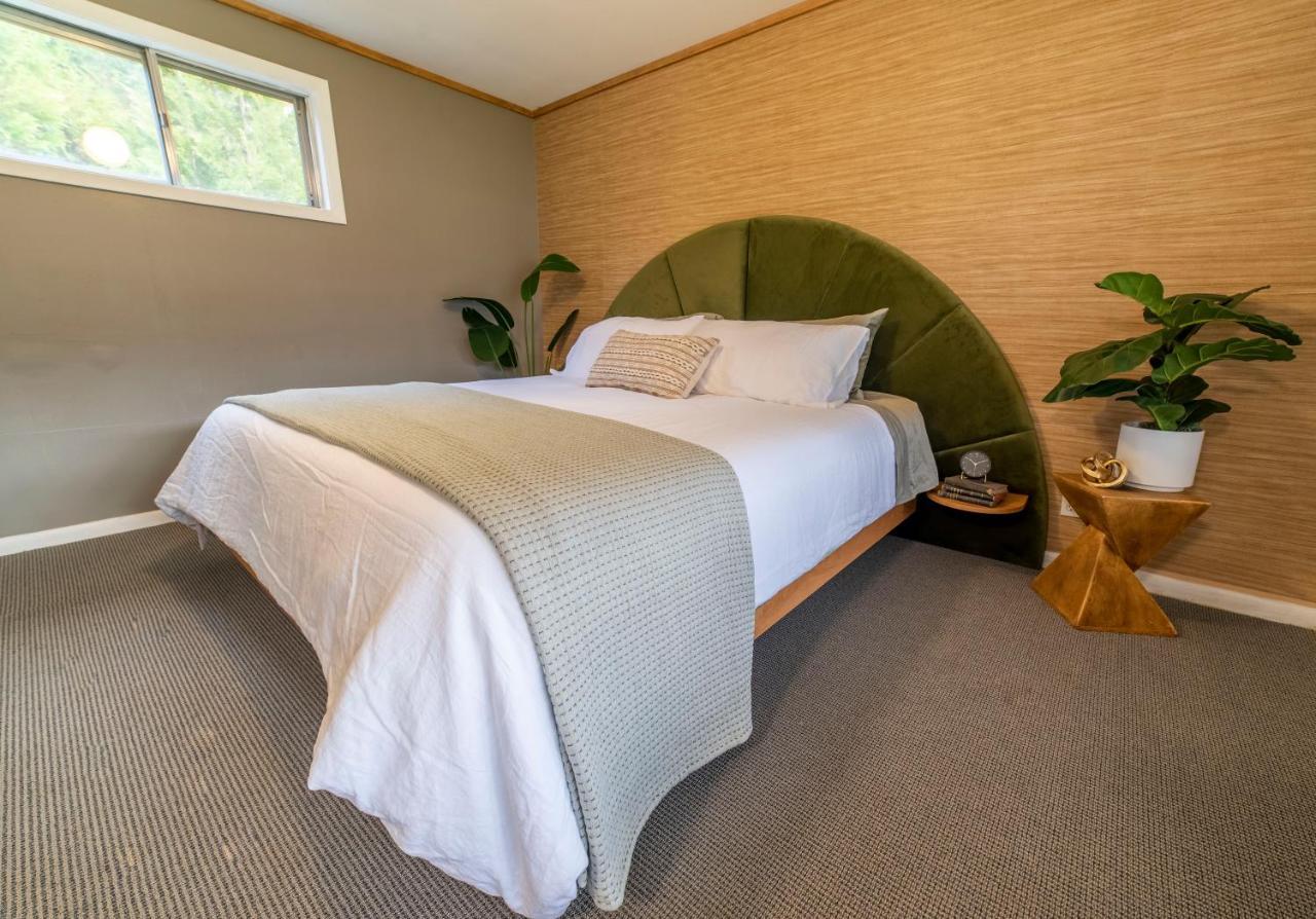 The Springs Motel New Ashford المظهر الخارجي الصورة