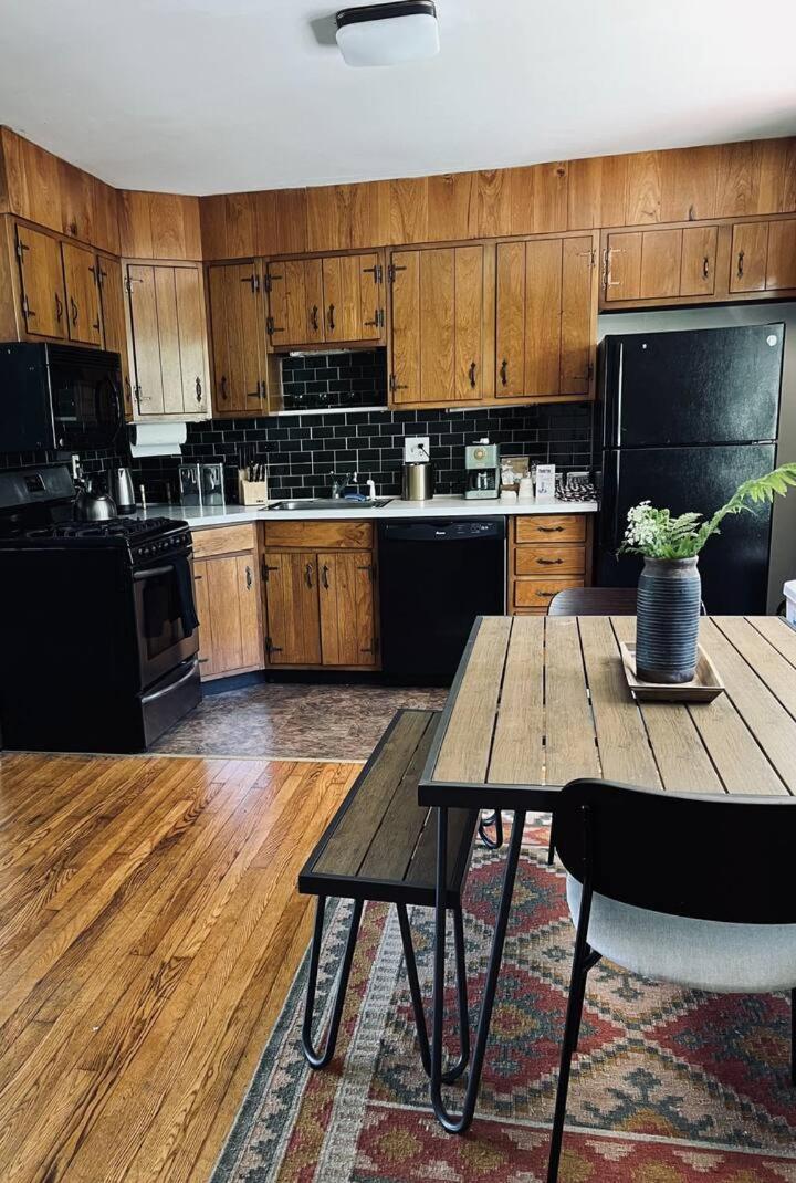The Springs Motel New Ashford المظهر الخارجي الصورة