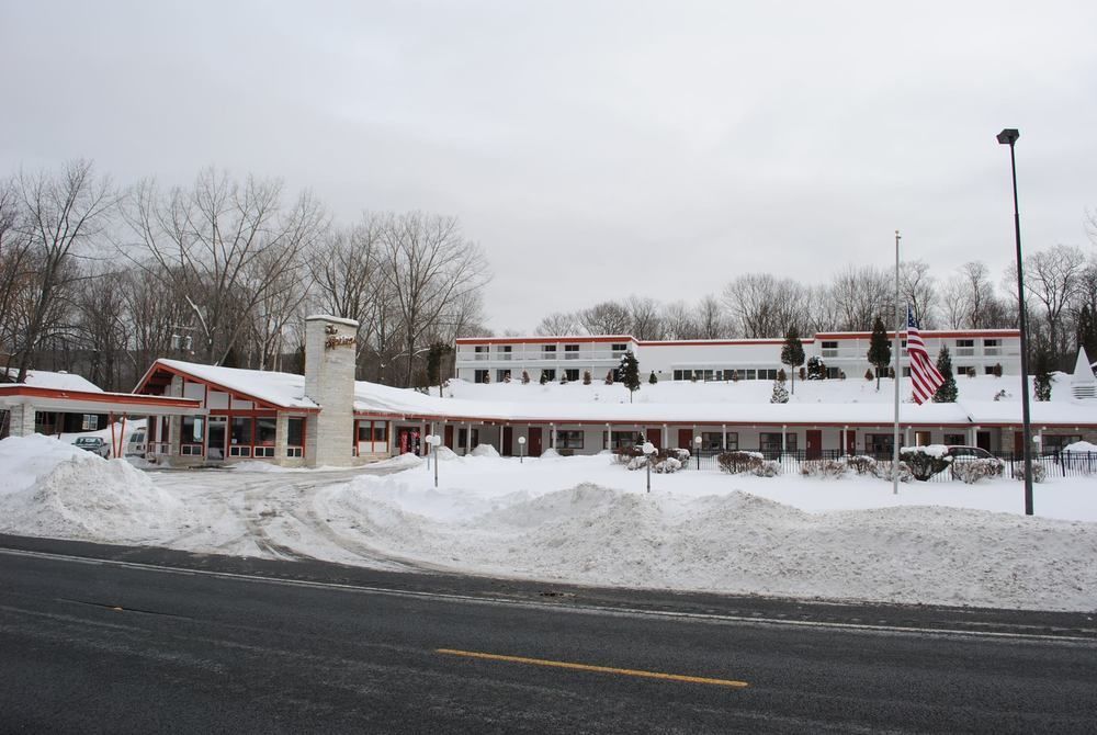 The Springs Motel New Ashford المظهر الخارجي الصورة